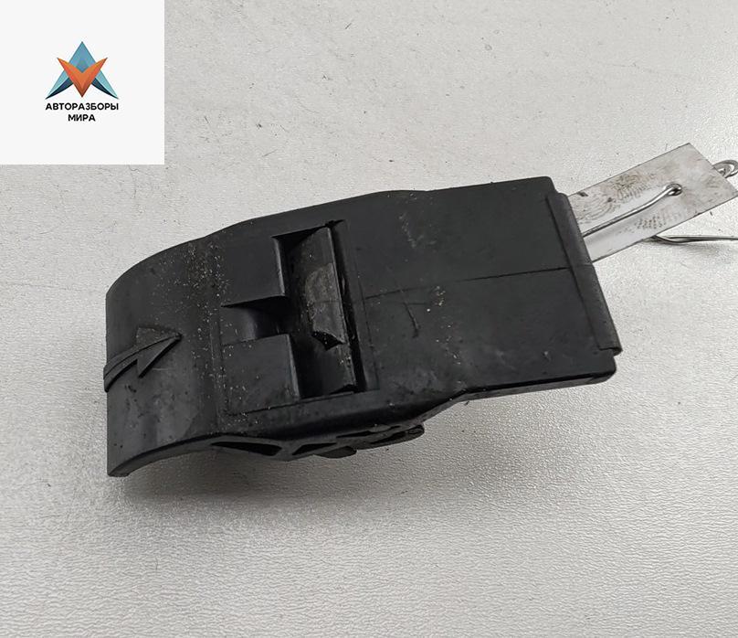 кронштейн радиатора BMW 3 серия E36 1994, 1.6 л., бензин, МКПП, чёрный, хетчбэк 3 дв. - фото №1