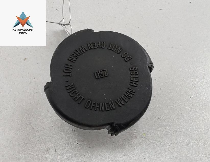 пробка расширительного бачка BMW 3 серия E36 1994, 1.8 л., бензин, МКПП, чёрный, хетчбэк 3 дв., 1742231 - фото №1