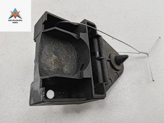 кронштейн радиатора BMW 3 серия E36 1993, 1.6 л., бензин, МКПП, чёрный, седан, 1723337