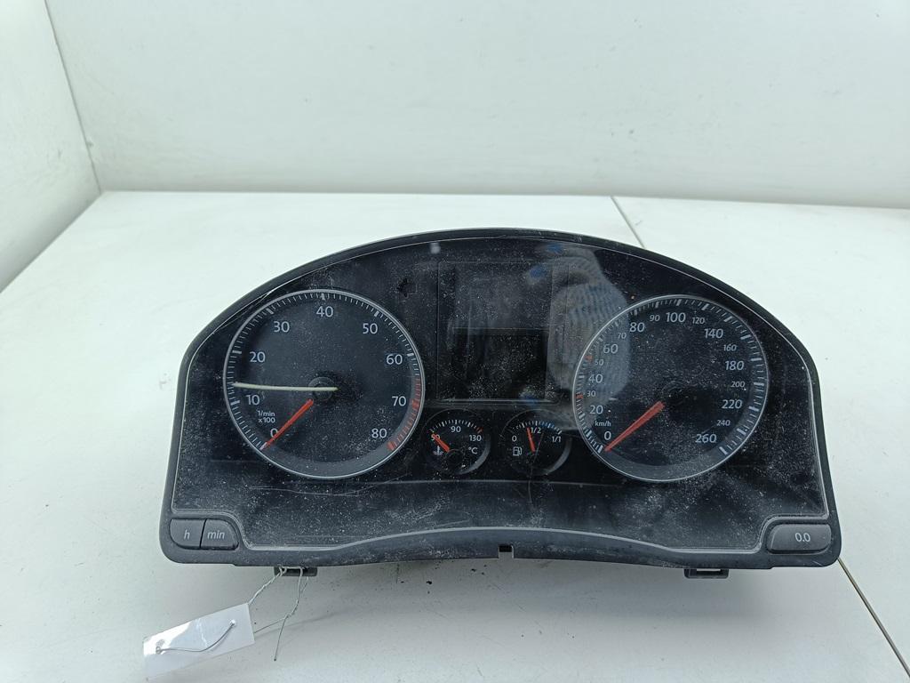 приборная панель Volkswagen Golf-5 2005, 1.6 л., бензин, МКПП, красный, хетчбэк 5 дв., 1K0920851NX