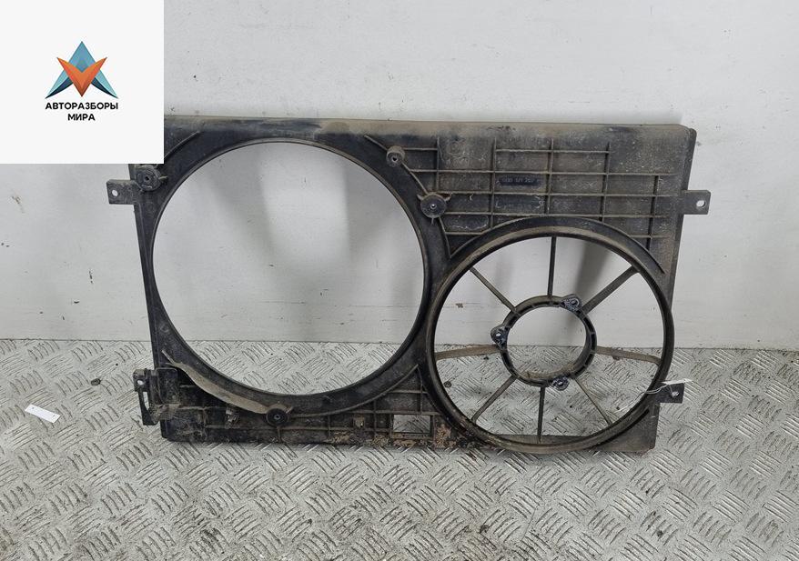 диффузор вентилятора Volkswagen Polo 4 поколение 2002, 1.2 л., бензин, МКПП, чёрный, хетчбэк 3 дв., 6Q0121207F - фото №1