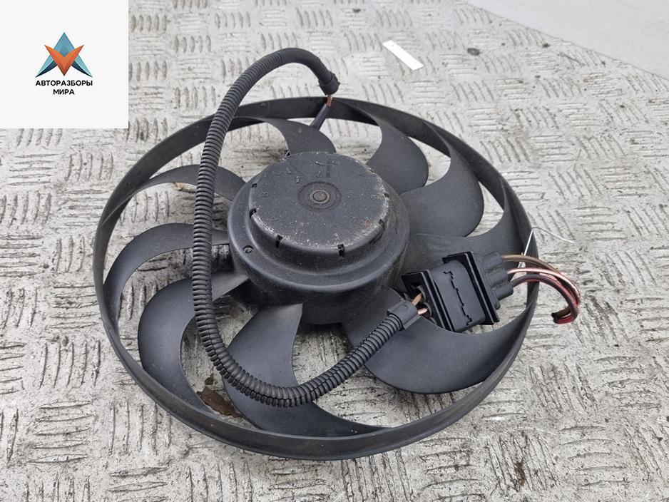 вентилятор радиатора Volkswagen Golf 4 поколение 2000, 1.6 л., бензин, МКПП, синий, универсал, 1J0959455P - фото №1