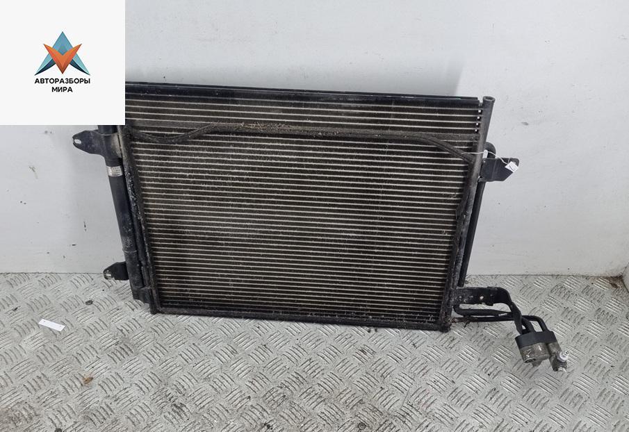 радиатор кондиционера Volkswagen Touran 1 поколение 2004, 1.6 л., бензин, АКПП, зелёный, минивэн, 1T0820411B - фото №1