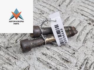 Болт крепления Volkswagen Golf 3 поколение 1996, 1.8 л., бензин, МКПП, синий, хетчбэк 3 дв.