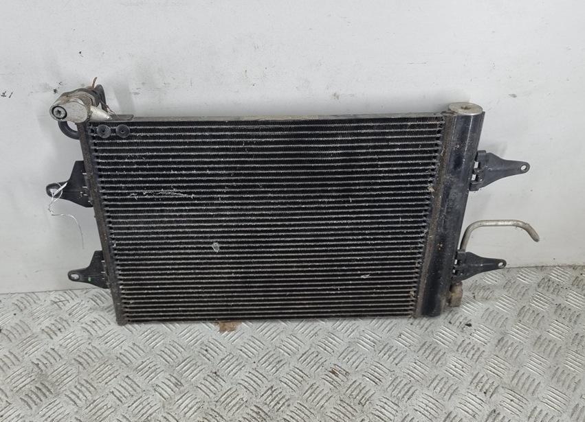 радиатор кондиционера Volkswagen Polo 2002, 1.2 л., бензин, МКПП, чёрный, хетчбэк 3 дв., 6Q0820411B