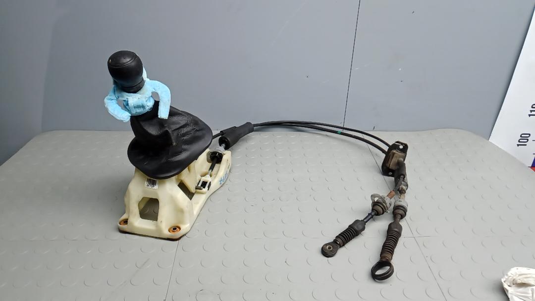 кулиса Hyundai ix35 1 поколение 2012, 1.7 л., дизель, МКПП, внедорожник 5 дв., 437002Y7009P, 437112Y4009P - фото №1