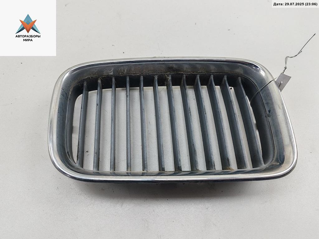 решетка радиатора BMW 3 серия E36 1994, чёрный, хетчбэк 3 дв., 8122238 - фото №1