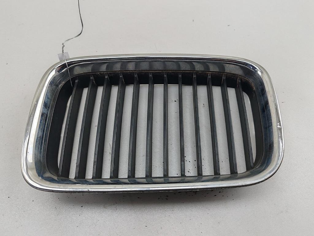 решетка радиатора BMW 3 E36 1993, чёрный, седан, 8122237