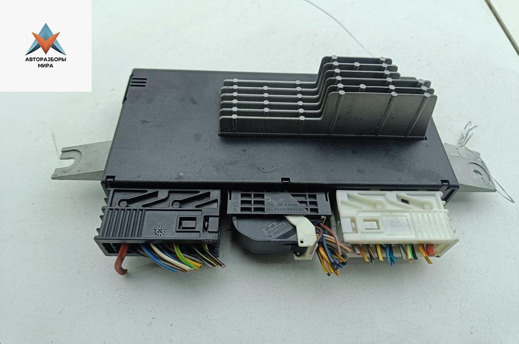 блок управления светом BMW 5 серия E39 1996, 2.5 л., бензин, МКПП, серый, седан, 8372875 - фото №1