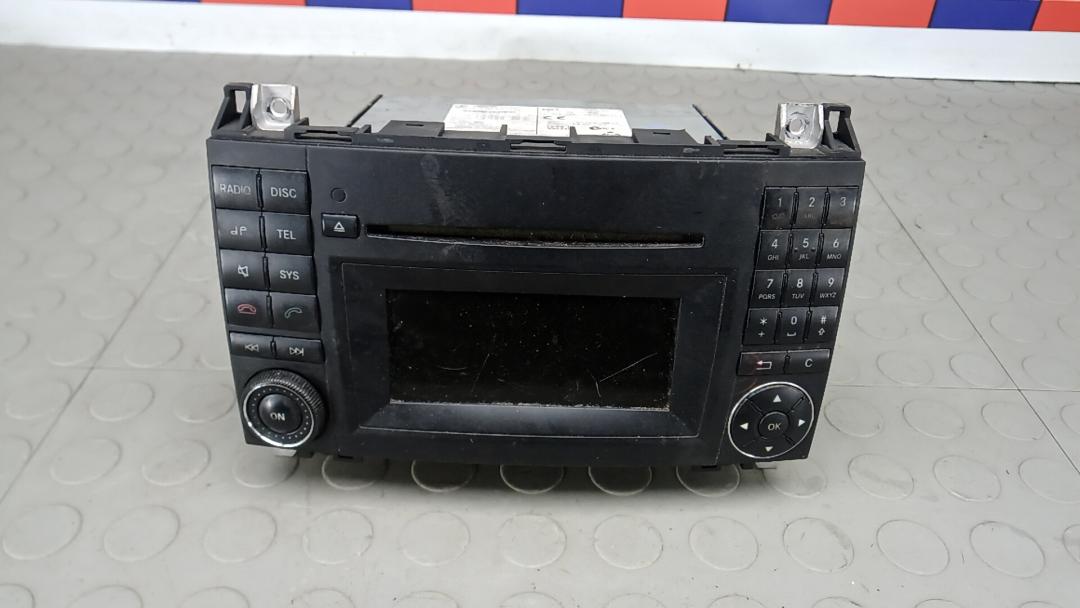 магнитола Mercedes-Benz Sprinter 2 поколение (W906) 2011, 2.2 л., CDI 213/313/413, дизель, МКПП, микроавтобус - фото №1
