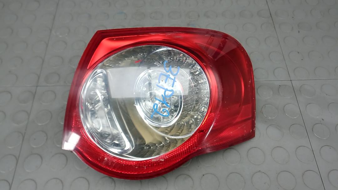 фонарь задний правый Volkswagen Passat B6 2007, 2.0 л., дизель, МКПП, универсал, 3C9945096N - фото №1