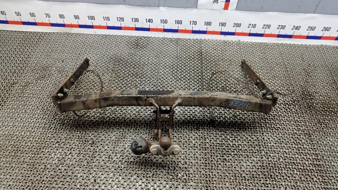 прицепное устройство (фаркоп) Ford Kuga 1 поколение 2011, 2.0 л., TDCi 4x4, дизель, МКПП, внедорожник 5 дв. - фото №1