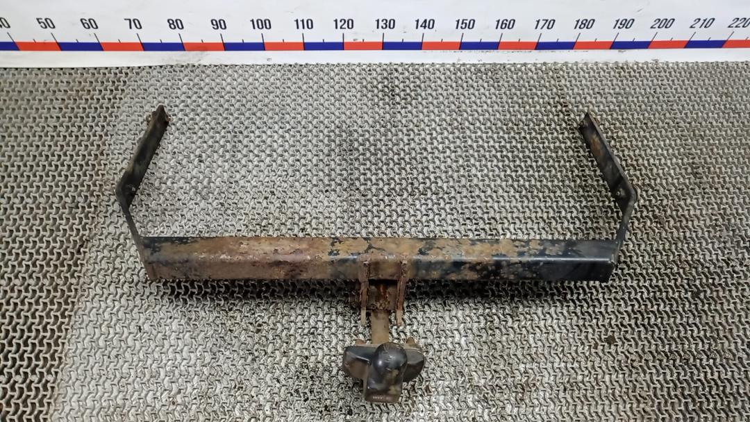 прицепное устройство (фаркоп) Volkswagen Jetta 5 поколение 2008, 2.0 л., дизель, МКПП, седан - фото №1