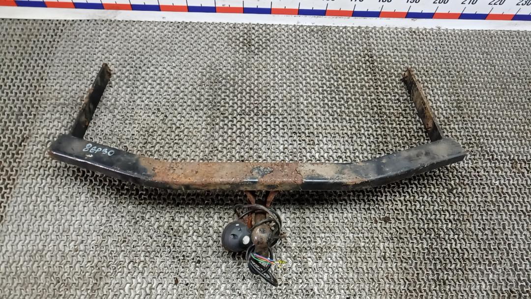 прицепное устройство (фаркоп) Volkswagen Jetta 5 поколение 2008, 1.9 л., дизель, МКПП, седан - фото №1