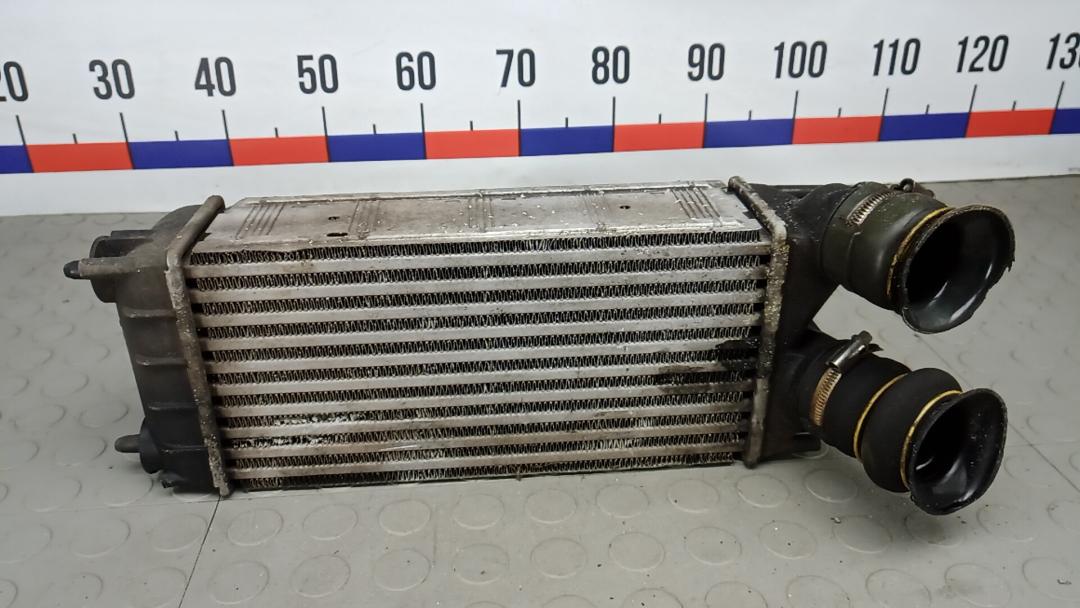 радиатор интеркулера Peugeot 3008 1 поколение 2010, 1.6 л., дизель, МКПП, хетчбэк 5 дв. - фото №1