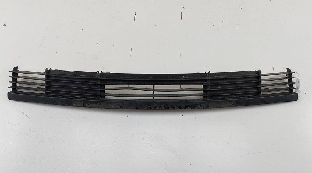 заглушка (решетка) в бампер BMW 3 E36 1999, 1.9 л., бензин, МКПП, зелёный, хетчбэк 3 дв., 8165151