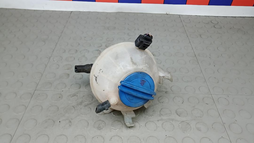 бачок расширительный Volkswagen Touran 1 поколение 2004, 1.9 л., дизель, МКПП, минивэн, 1K0121407A, 3B0121321 - фото №1