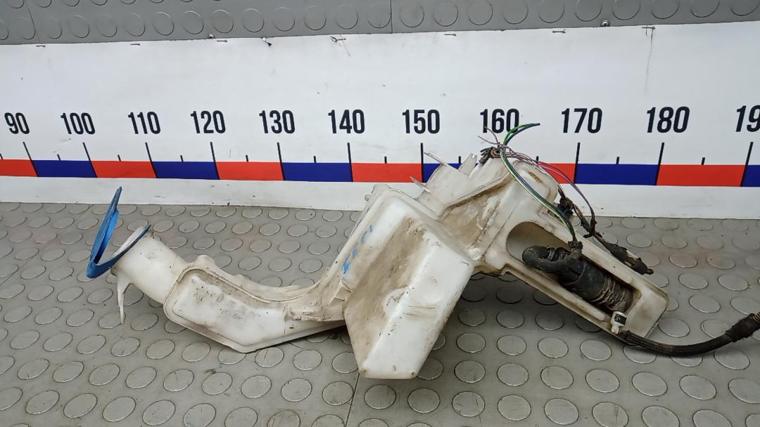 бачок омывателя Volkswagen Passat B6 2008, 2.0 л., TDi, дизель, МКПП, седан - фото №1