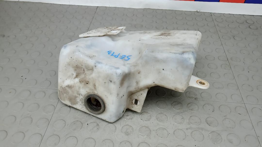 бачок омывателя Land Rover Range Rover Sport 1 поколение 2008, 2.7 л., TDVM, дизель, АКПП, внедорожник 5 дв. - фото №1