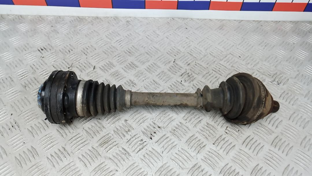 полуось передняя левая (приводной вал, ШРУС) Volkswagen Jetta 5 поколение 2008, 2.0 л., дизель, МКПП, седан, 1K0407451DX, 1K0407271BN - фото №1