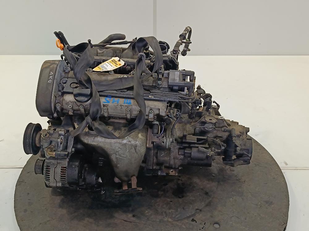 двигатель Volkswagen Golf 4 поколение 2000, цвет, AKQ - фото №1