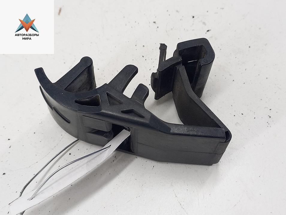 кронштейн радиатора BMW 3 серия E36 1994, 1.8 л., бензин, МКПП, чёрный, хетчбэк 3 дв., 1723341 - фото №1