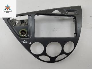 рамка под магнитолу Ford Focus 1 поколение [рестайлинг] 2002, 1.8 л., дизель, МКПП, серый, универсал, 98ABA046A04AEW