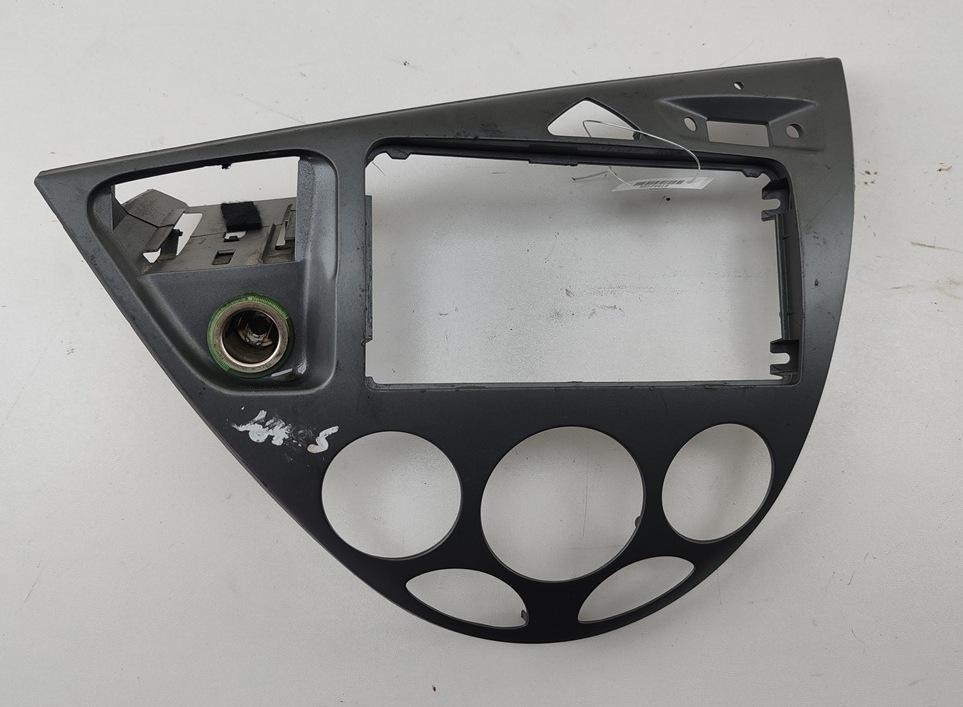рамка под магнитолу Ford Focus I 2002, 1.8 л., дизель, МКПП, серый, универсал, 98ABA046A04AEW