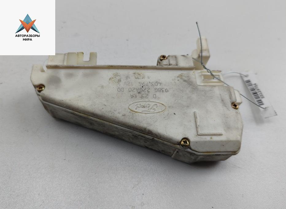 активатор (привод) замка двери Ford Galaxy 1 поколение 1996, 2.0 л., бензин, МКПП, серый, минивэн, 93BG220A20DD - фото №1