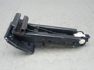 домкрат SEAT Ibiza 4 поколение 2009, 1.4 л., бензин, МКПП, хетчбэк 5 дв., 6R0011031B