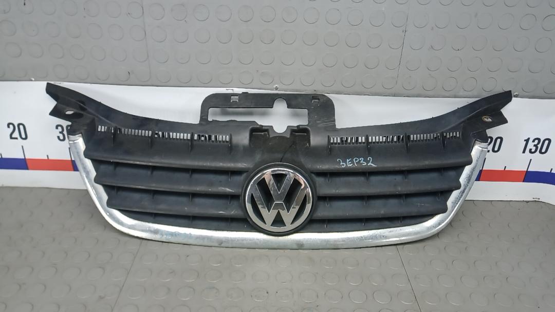 решетка радиатора Volkswagen Touran 1 поколение 2005, 1.9 л., дизель, МКПП, минивэн, 1T0853651A - фото №1