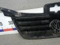 решетка радиатора Volkswagen Touran 1 поколение 2005, 1.9 л., дизель, МКПП, минивэн, 1T0853651A - фото №5
