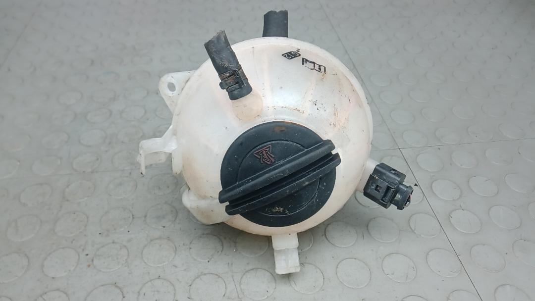 бачок расширительный Volkswagen Tiguan 1 поколение 2009, 2.0 л., дизель, МКПП, внедорожник 5 дв., 1K0121407A, 2Q0121321A - фото №1