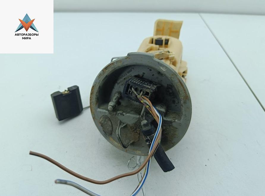 насос топливный BMW 3 серия E46 1999, 2.8 л., бензин, МКПП, синий, седан - фото №1