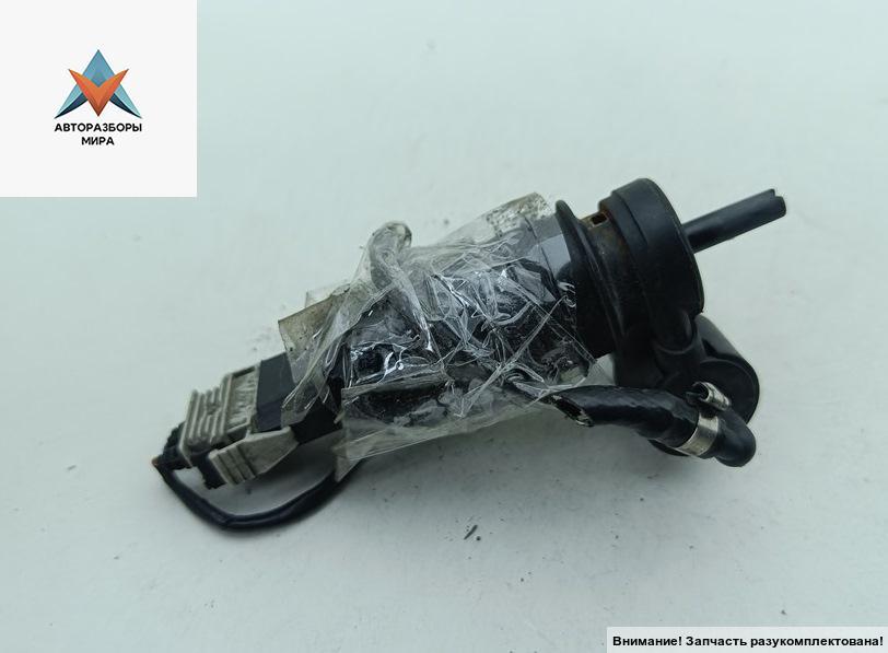 насос (моторчик) омывателя стекла BMW 3 серия E36 1994, чёрный, хетчбэк 3 дв. - фото №1