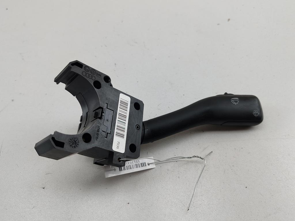 переключатель дворников Volkswagen Bora 2000, 1.6 л., бензин, МКПП, красный, седан, 4B0953503E