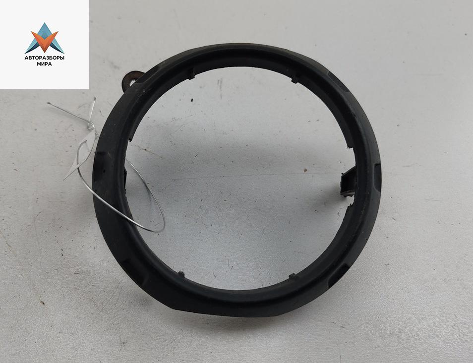 рамка фары противотуманной левой Mitsubishi Outlander 1 поколение 2006, 2.0 л., бензин, МКПП, чёрный, внедорожник 5 дв. - фото №1