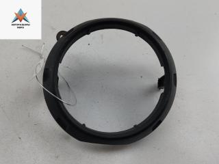 рамка фары противотуманной левой Mitsubishi Outlander 1 поколение 2006, 2.0 л., бензин, МКПП, чёрный, внедорожник 5 дв.