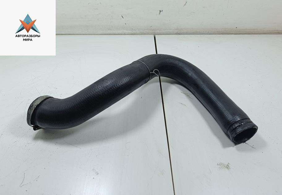 патрубок интеркулера Ford C-Max 1 поколение 2005, 1.8 л., дизель, МКПП, чёрный, минивэн, 4M516K863AD - фото №1