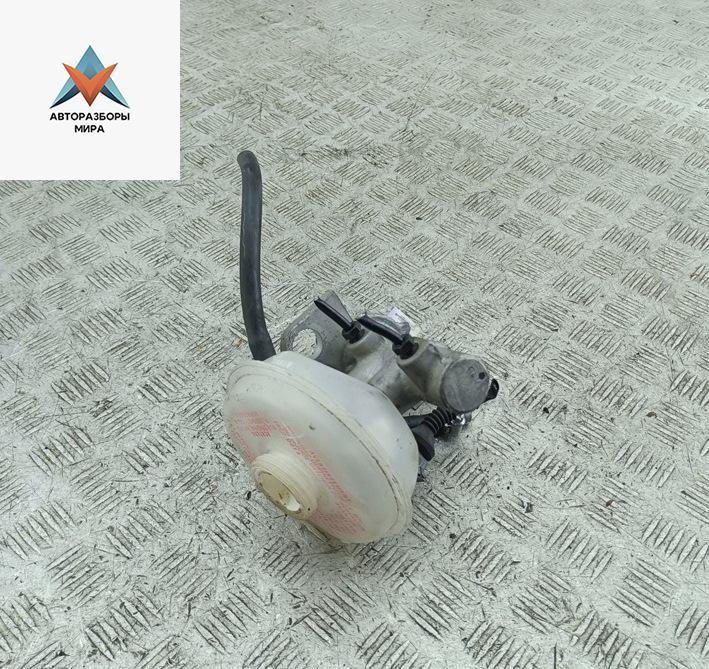 цилиндр тормозной главный Volkswagen Passat B5 1997, 1.6 л., бензин, МКПП, зелёный, седан - фото №1