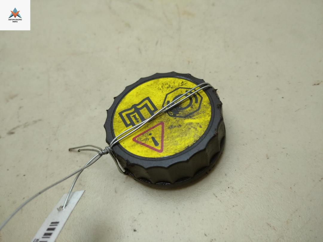 Крышка бачка тормозной жидкости Ford Transit 6 поколение 2005, 2.0 л., дизель, МКПП, красный, микроавтобус - фото №1