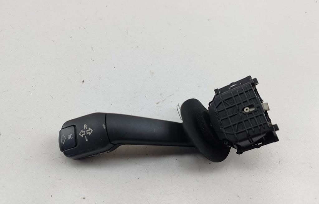 переключатель поворотов BMW 5 E39 1999, 2.5 л., бензин, АКПП, серый, седан, 8352172