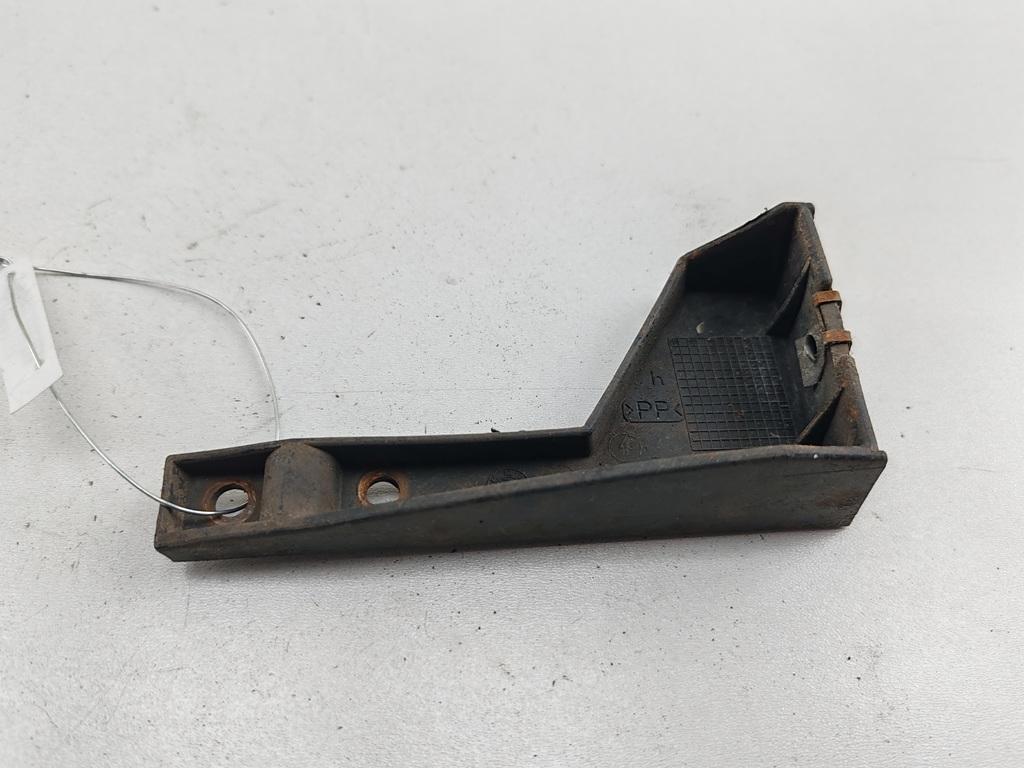 кронштейн переднего бампера BMW 3 E36 1994, 1.8 л., бензин, МКПП, чёрный, хетчбэк 3 дв., 1977108