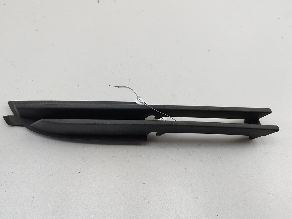 заглушка (решетка) в бампер BMW 3 E46 2003, 2.0 л., бензин, АКПП, серый, универсал, 7032613