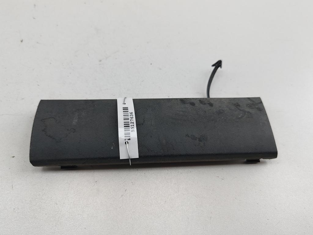 заглушка (решетка) в бампер BMW 3 E36 1994, 1.6 л., бензин, МКПП, чёрный, хетчбэк 3 дв., 8146078