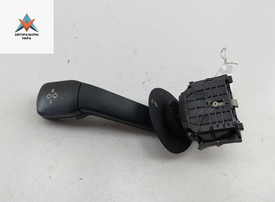 переключатель поворотов BMW 5 серия E39 1997, 2.0 л., бензин, МКПП, чёрный, седан, 8352014 - фото №1
