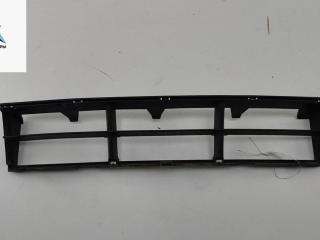 заглушка (решетка) в бампер BMW 5 серия E39 [рестайлинг] 2003, 2.2 л., бензин, МКПП, серый, универсал, 8235671