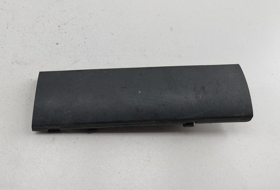 заглушка (решетка) в бампер BMW 3 E36 1993, 1.6 л., бензин, МКПП, чёрный, седан, 8146078