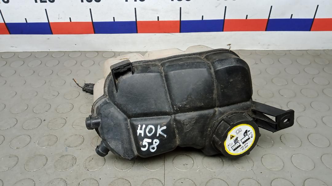 бачок расширительный Land Rover Freelander 2 поколение 2009, 2.2 л., D TD4, дизель, МКПП, внедорожник 5 дв., LR004080, LR000243 - фото №1