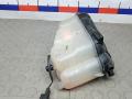 бачок расширительный Land Rover Freelander 2 поколение 2009, 2.2 л., D TD4, дизель, МКПП, внедорожник 5 дв., LR004080, LR000243 - фото №2